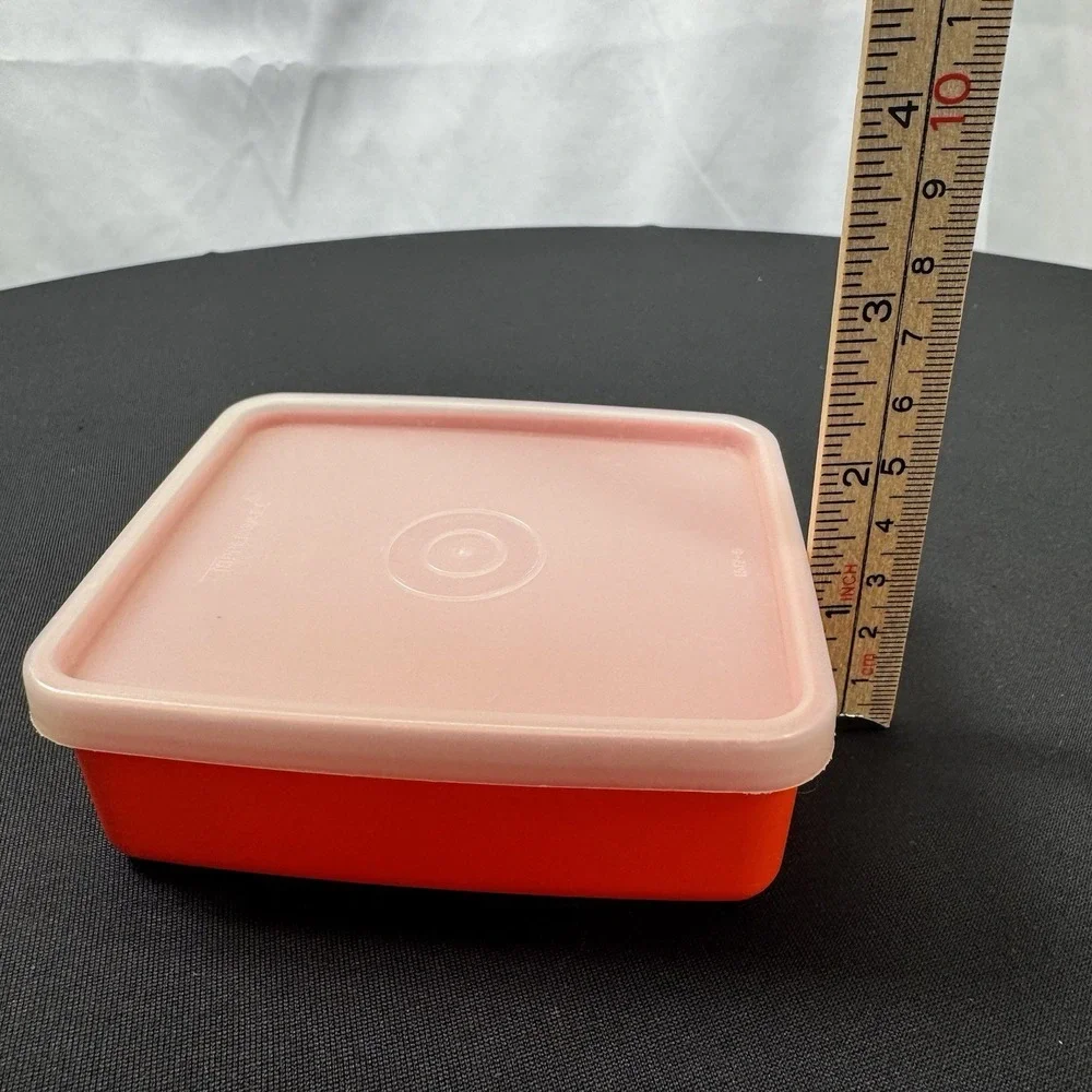 VTG Small Tupperware Plastic Storage Container #1516-1W/‎ Lid